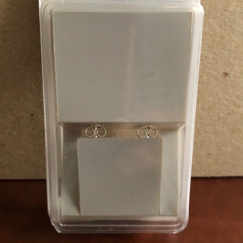 Zirconia - Picture 2 of 3